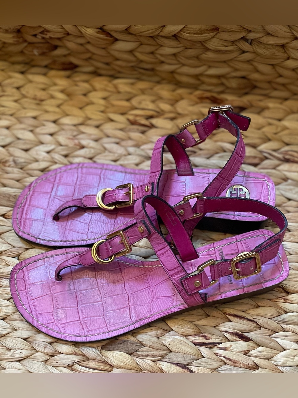 Tory Burch Trent Pink Croc-Embossed Leather T-Strap Sandals Size 8